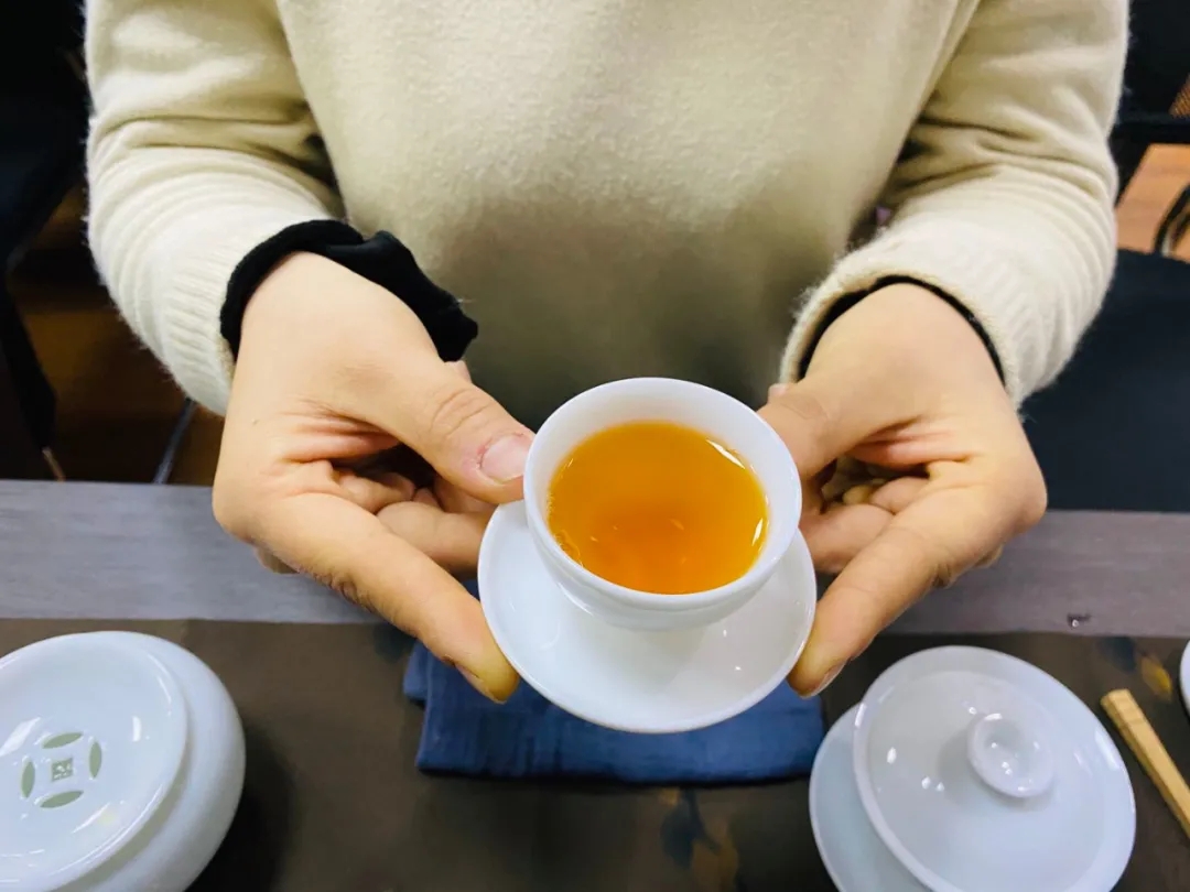 女神節快樂！三月花盛，品茗人生。